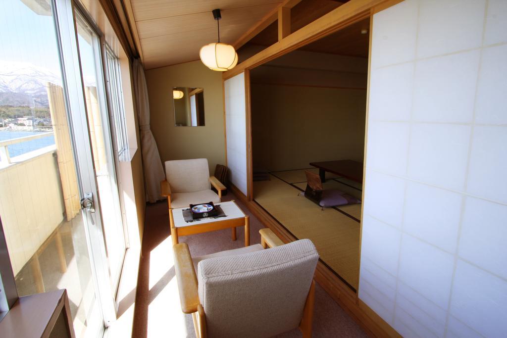 Kohan No Yado Yoshidaya Sado Exterior foto