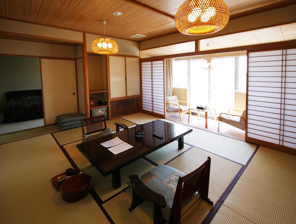 Kohan No Yado Yoshidaya Sado Exterior foto